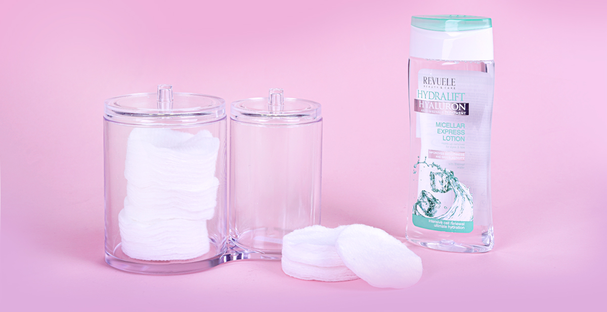 Bathroom makeup organizer