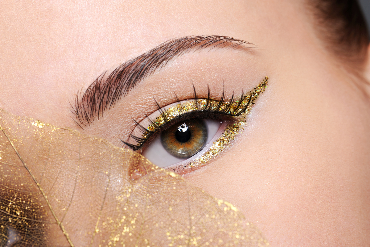 False eyelashes