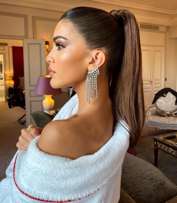 Women with long hair