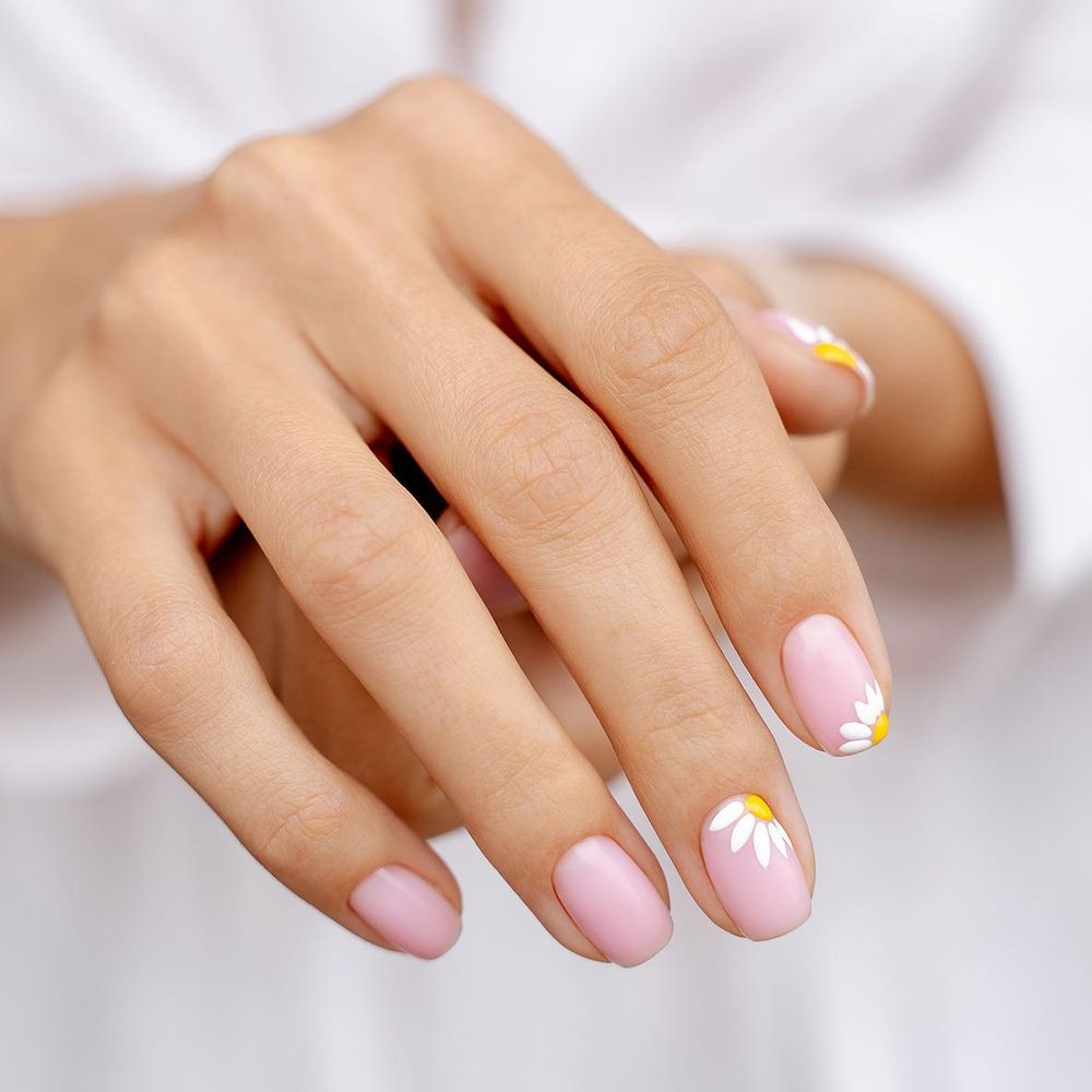 Classy spring nail idea
