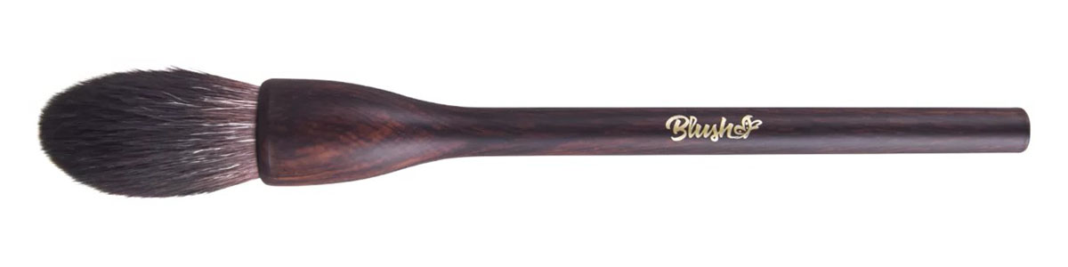 Blush tapered brush with synthetic bristles