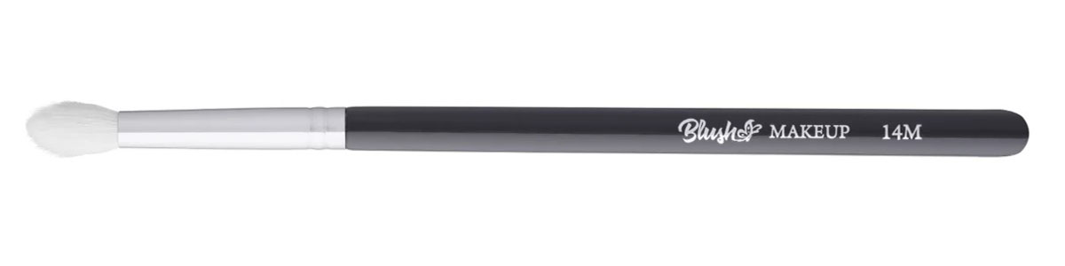 Small brush for precise highlighter application