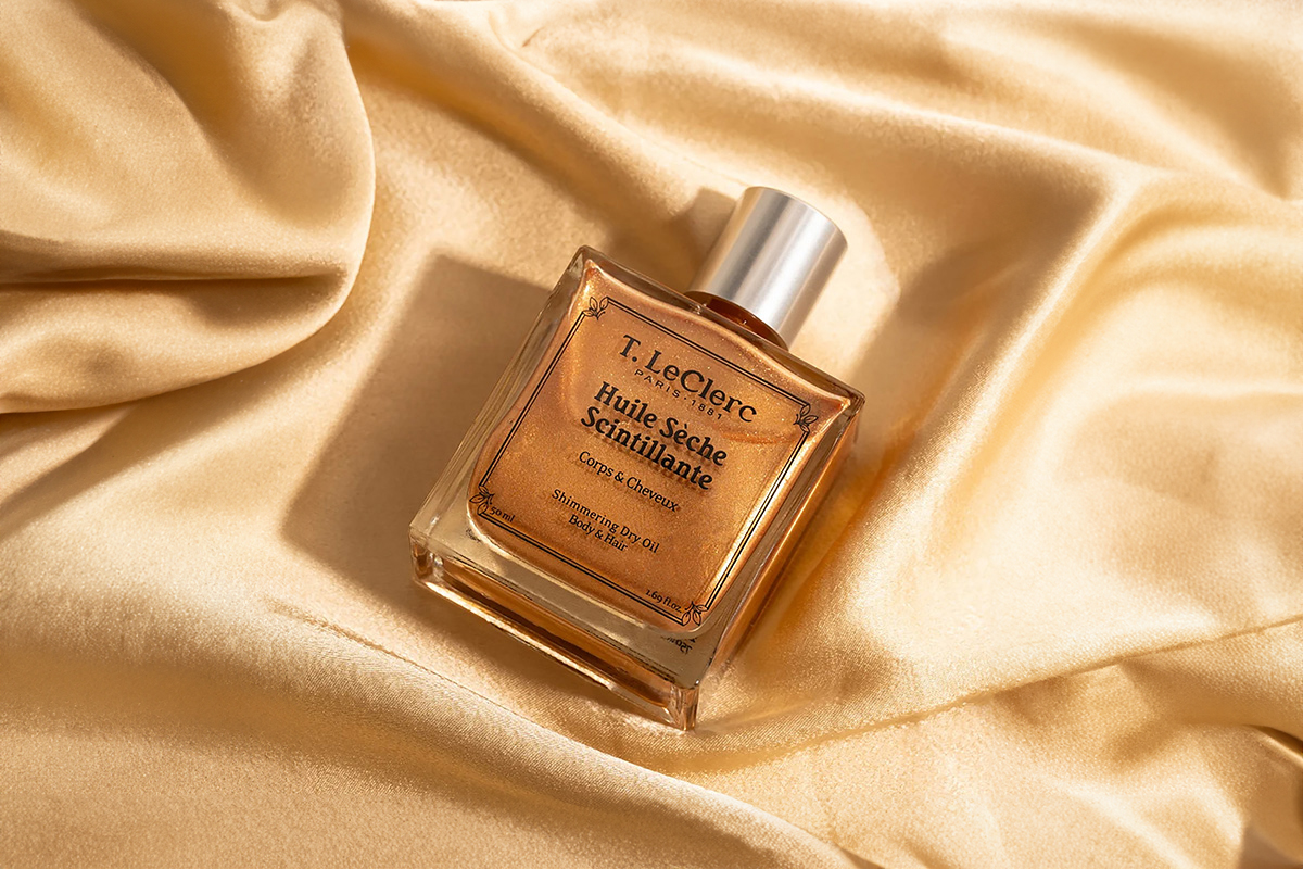 Dry oil with shimmer for natural shine and velvety feel