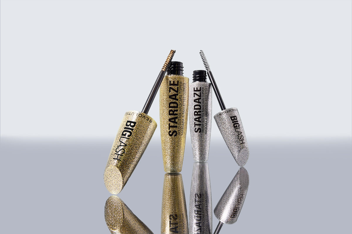 Silver and gold mascara with buildable formula