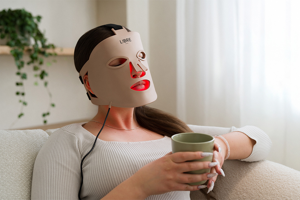 Libre Beauty LED face mask with eight light modes