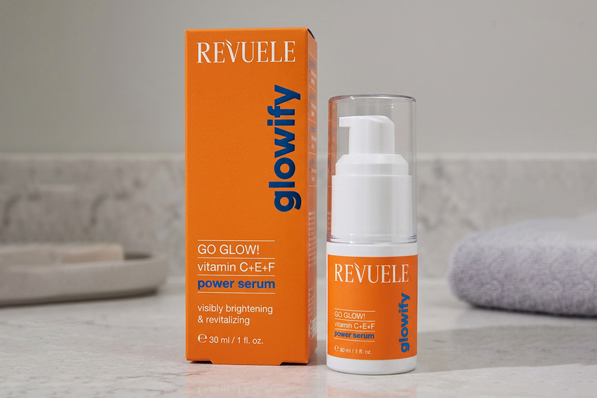 Revuele Glowify - Go Glow! serum leaves the complexion radiant