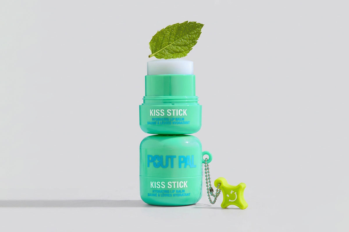 The lip balm’s lightweight formula provides a pleasant cooling sensation