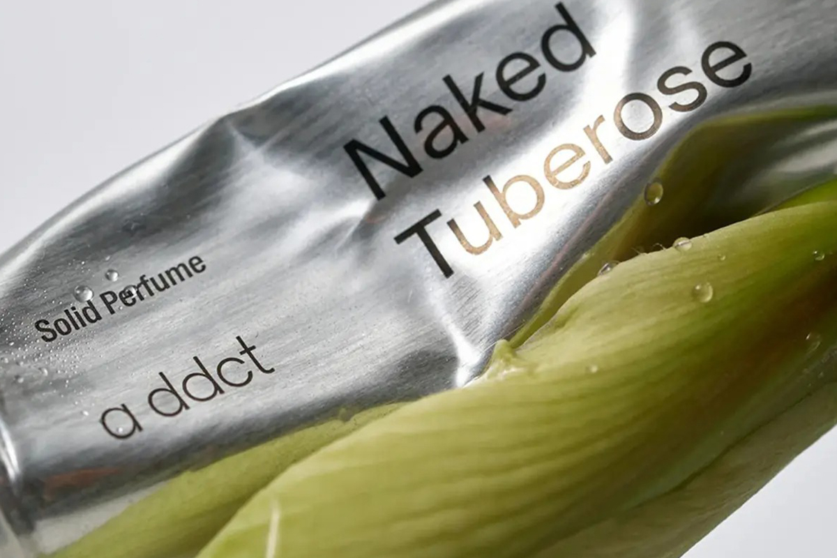 A ddct kremasti parfem - Naked Tuberose ima cvetnu kompoziciju sa izraženim karakterom