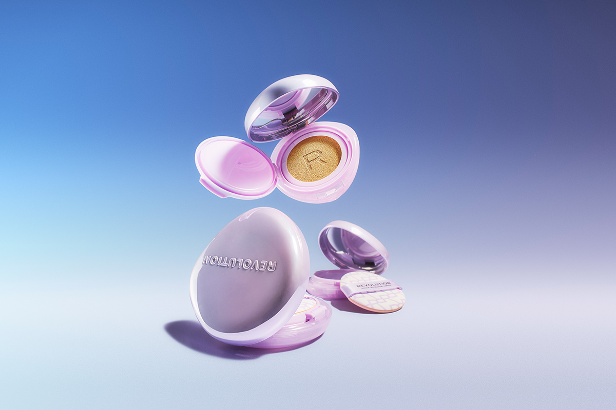 Makeup Revolution innovative superdewy liquid foundation