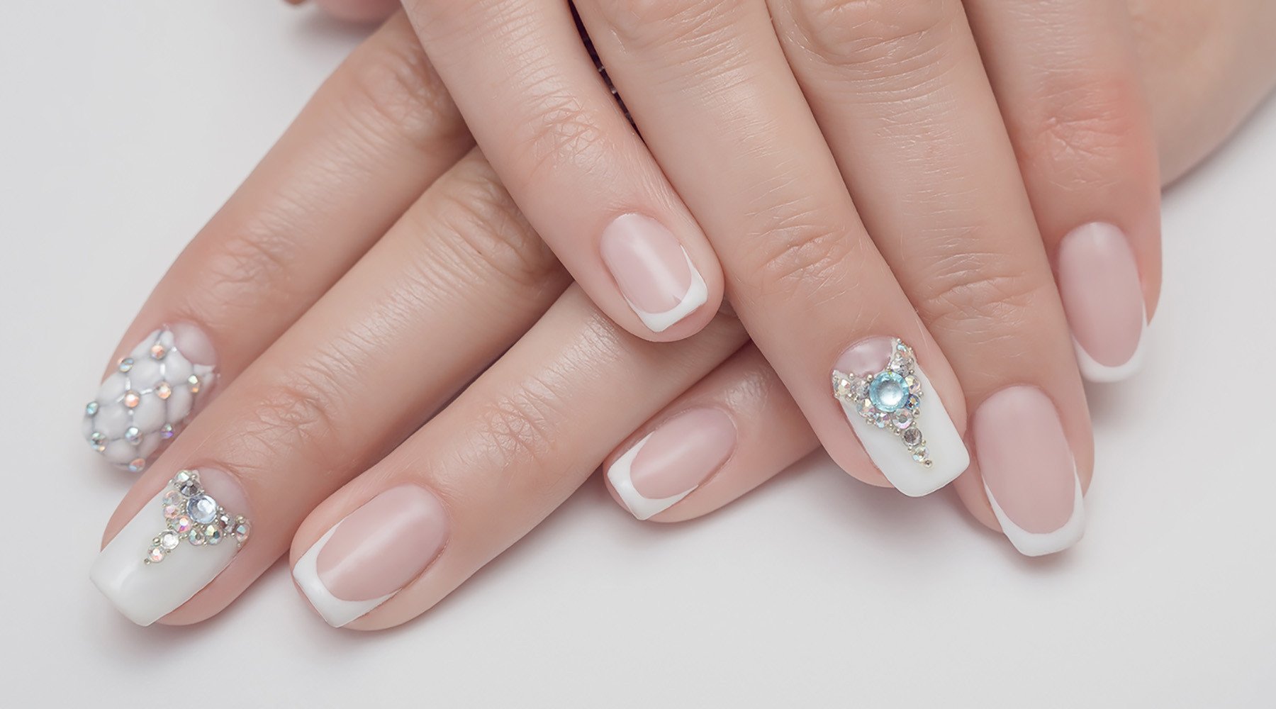 Kristali za nokte - kreativan nail art